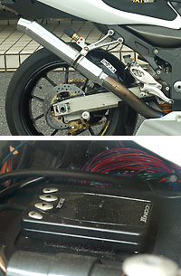 (上)チタン製マフラー(下)インジェクションコントローラー