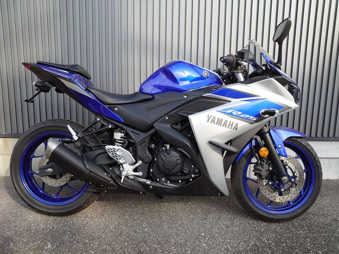 Yzf R25 Abs ワンオーナー車 Ysp優良中古車 ヤマハ B 中古バイク情報はbbb