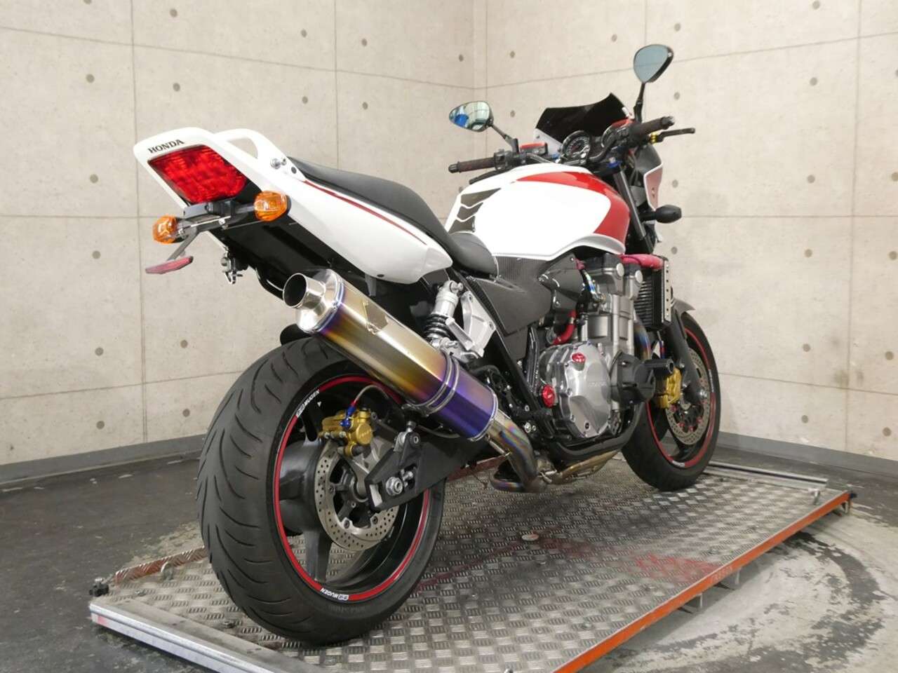 ホンダ ｃｂ１３００ｓｕｐｅｒ ｆｏｕｒ ｓｃ５４カスタム多数 ３８８０７ ホンダ B 中古バイク情報はbbb