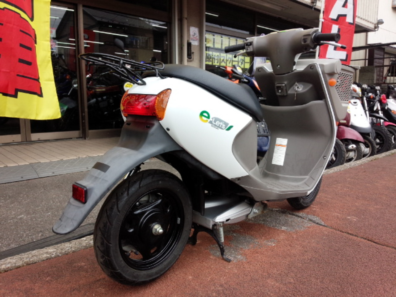 問合せｎｏ ４０２１ 電動スクーター バッテリー２個 充電器付きです フロントバスケット スズキ B 中古バイク情報はbbb