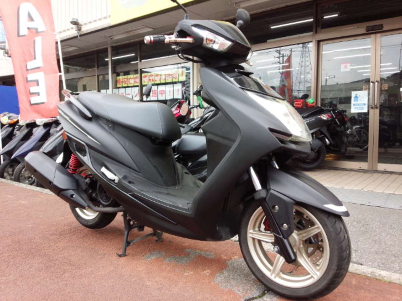 シグナスｘ ｓｒ ４型 ｓｅａ５ｊ ２０１６年モデル マッドブラック ヤマハ B 中古バイク情報はbbb