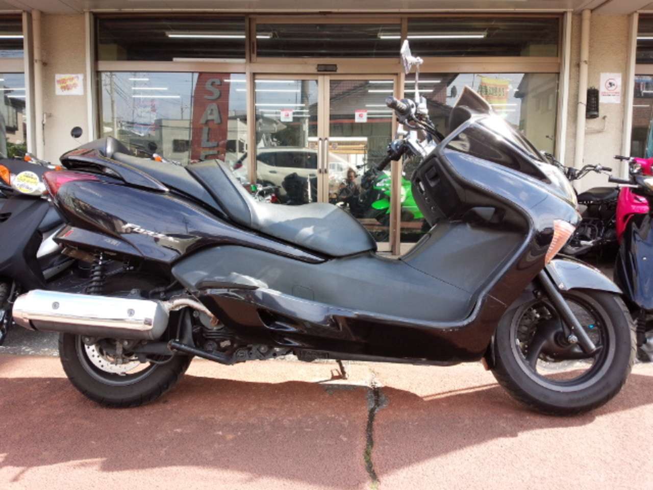 No 2955 フォルツァz オートマ マニュアルモード スマートキー ブラック 彡 ホンダ B0525 中古バイク情報はbbb No 2955 フォルツァz オートマ マニュアルモード スマートキー ブラック 彡 ホンダ B0525 中古バイク情報はbbb