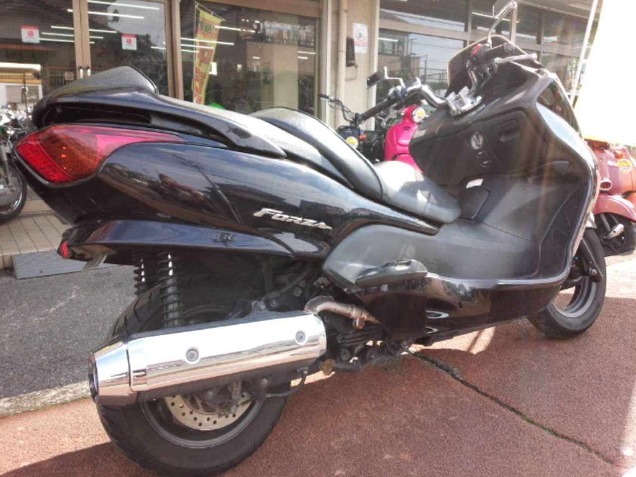 No 2955 フォルツァz オートマ マニュアルモード スマートキー ブラック 彡 ホンダ B0525 中古バイク情報はbbb No 2955 フォルツァz オートマ マニュアルモード スマートキー ブラック 彡 ホンダ B0525 中古バイク情報はbbb
