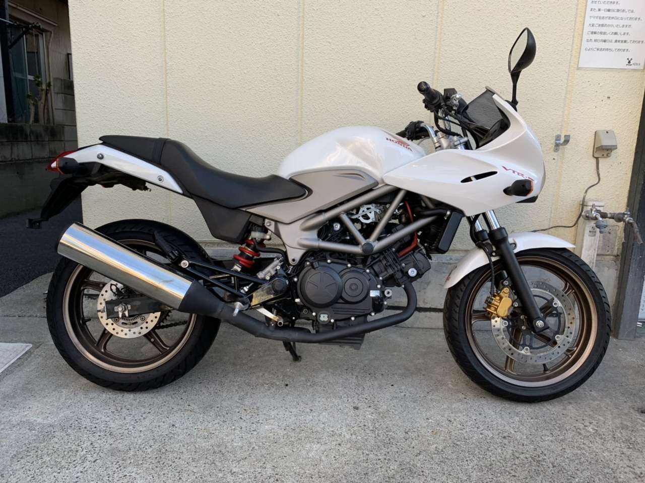 ｖｔｒ ｆ 113キロ ホンダ B 中古バイク情報はbbb