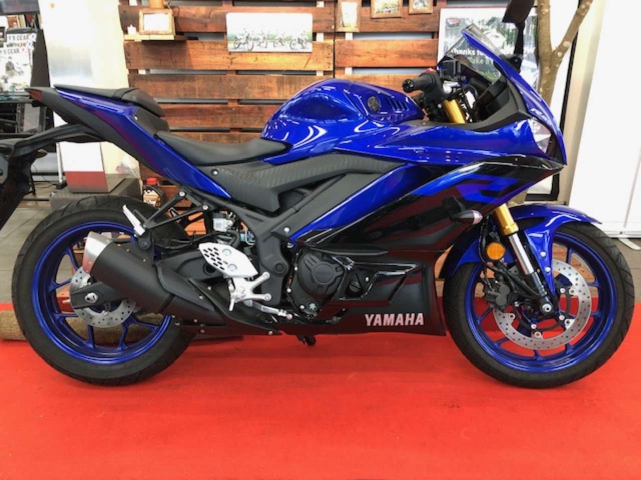 Yzf R25 Abs Ysp認定中古車 試乗車売却 ヤマハ B 中古バイク情報はbbb