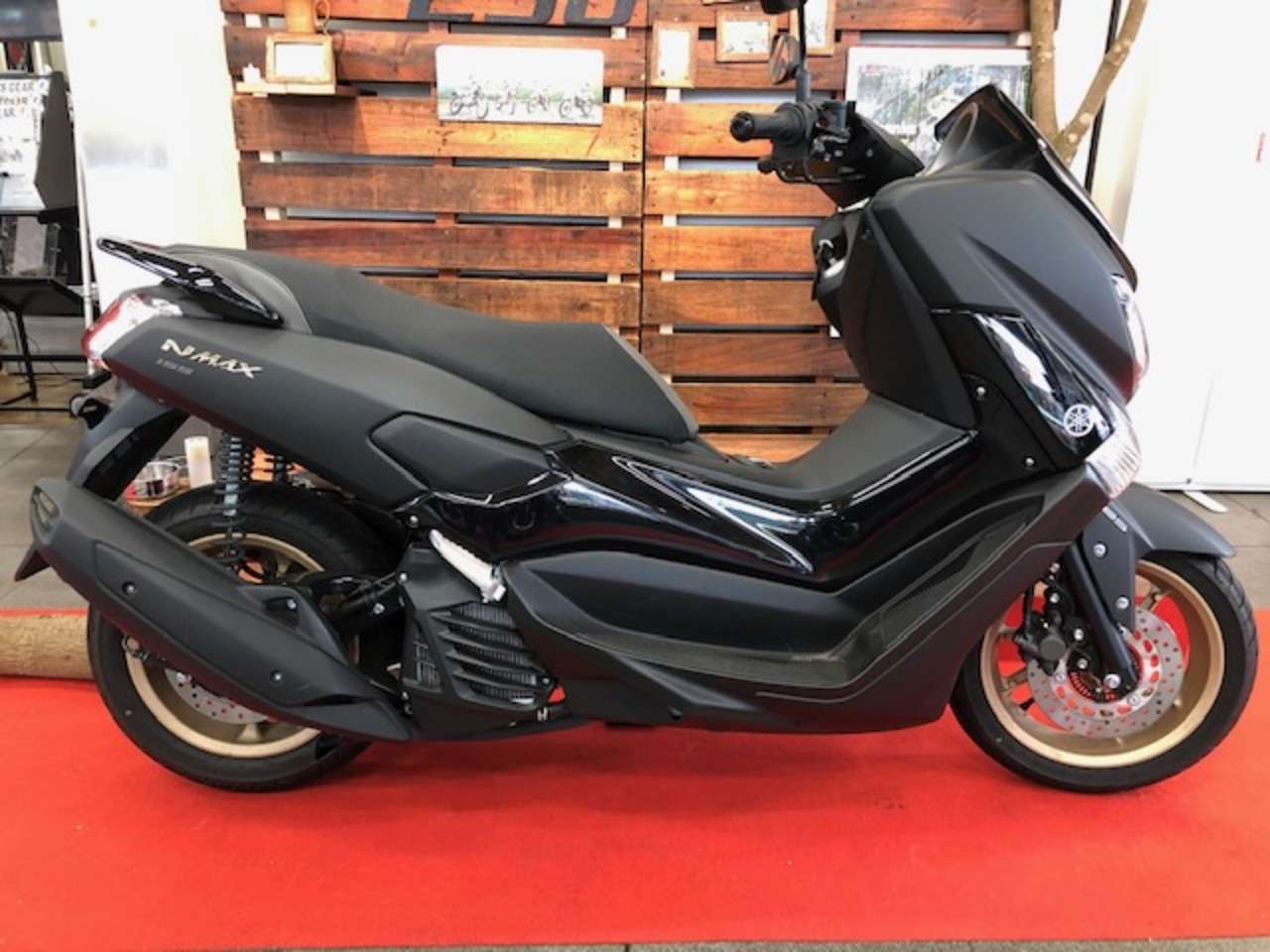 Nmax155 Ysp認定中古車 試乗車売却 ヤマハ B 中古バイク情報はbbb Nmax155 Ysp認定中古車 試乗車売却 ヤマハ B 中古バイク情報はbbb