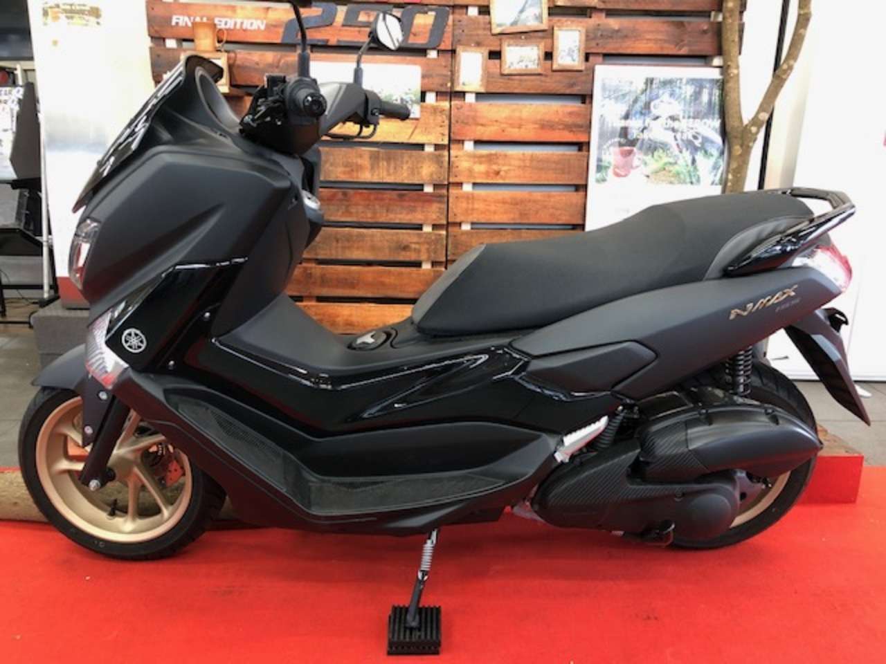 Nmax155 Ysp認定中古車 試乗車売却 ヤマハ B 中古バイク情報はbbb Nmax155 Ysp認定中古車 試乗車売却 ヤマハ B 中古バイク情報はbbb