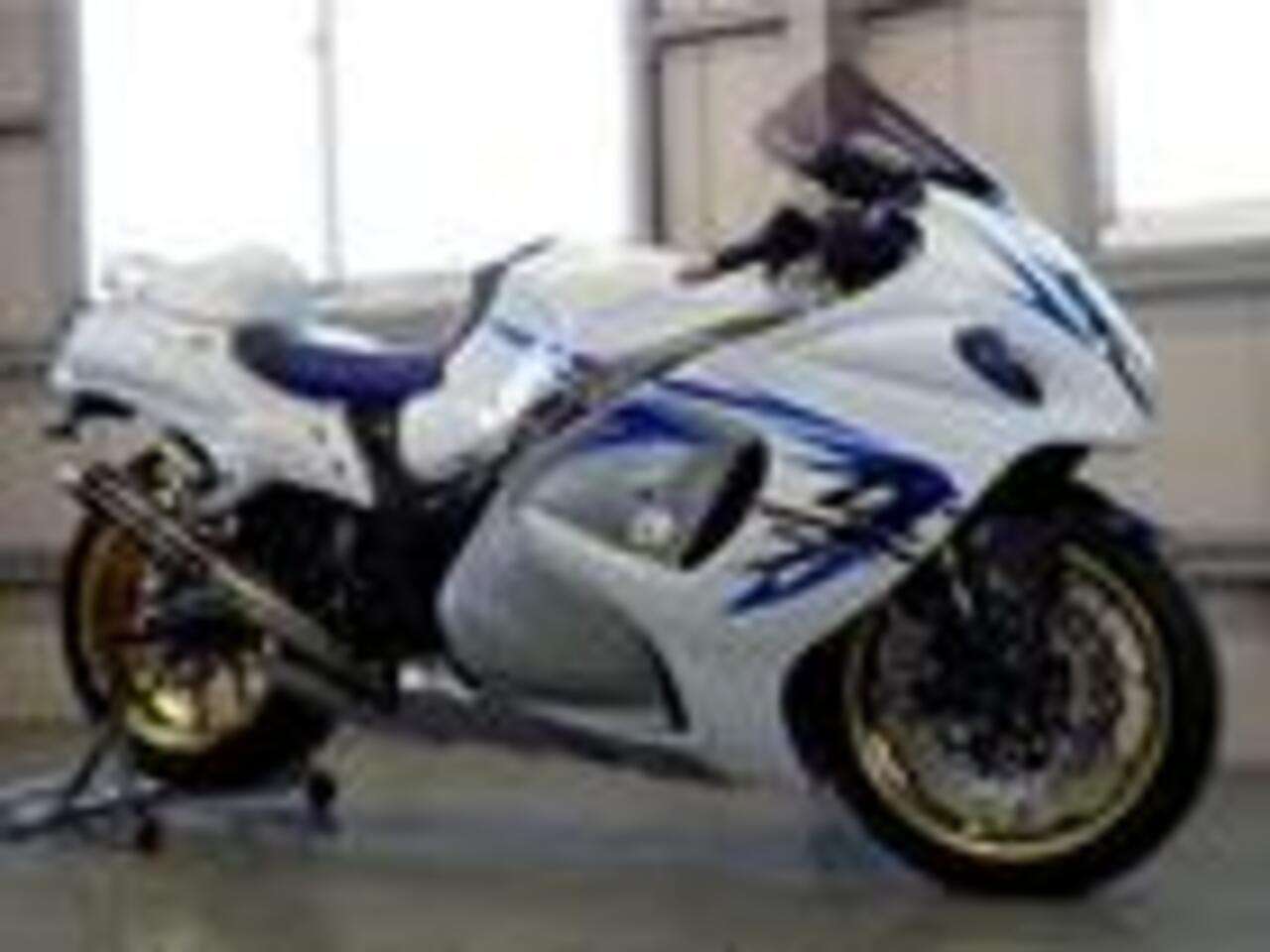 スズキ ハヤブサ ｇｓｘ１３００ｒ ｈａｙａｂｕｓａ ｇｘ７２ａ フルカスタム車 ブレンボ マルゲジーニ ナイトロｒ スズキ B 中古 バイク情報はbbb