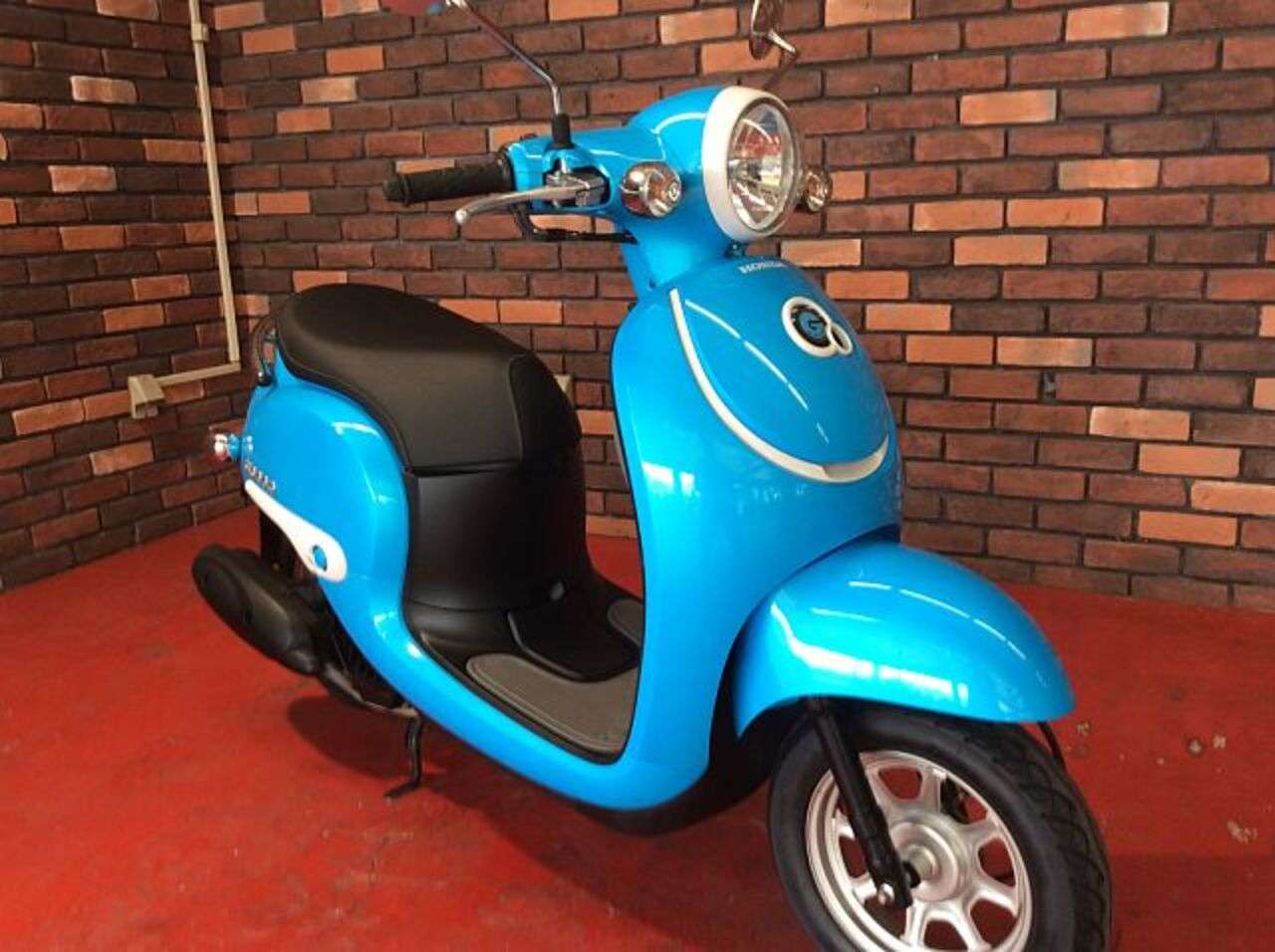 ジョルノ 4サイクル 色鮮やかなブルー 人気の絶版カラー ホンダ B 中古バイク情報はbbb