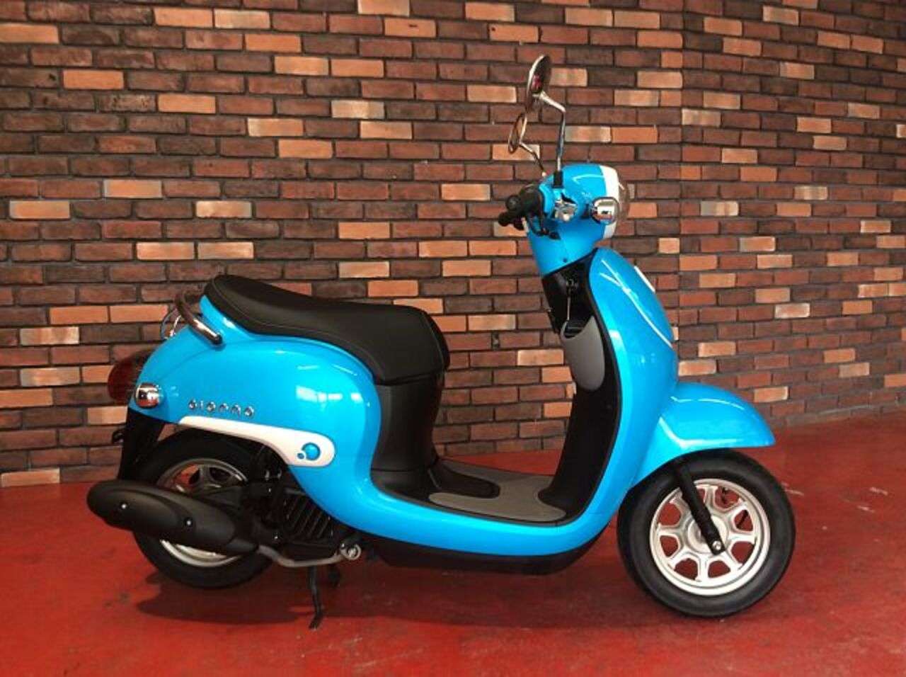 ジョルノ 4サイクル 色鮮やかなブルー 人気の絶版カラー ホンダ B 中古バイク情報はbbb