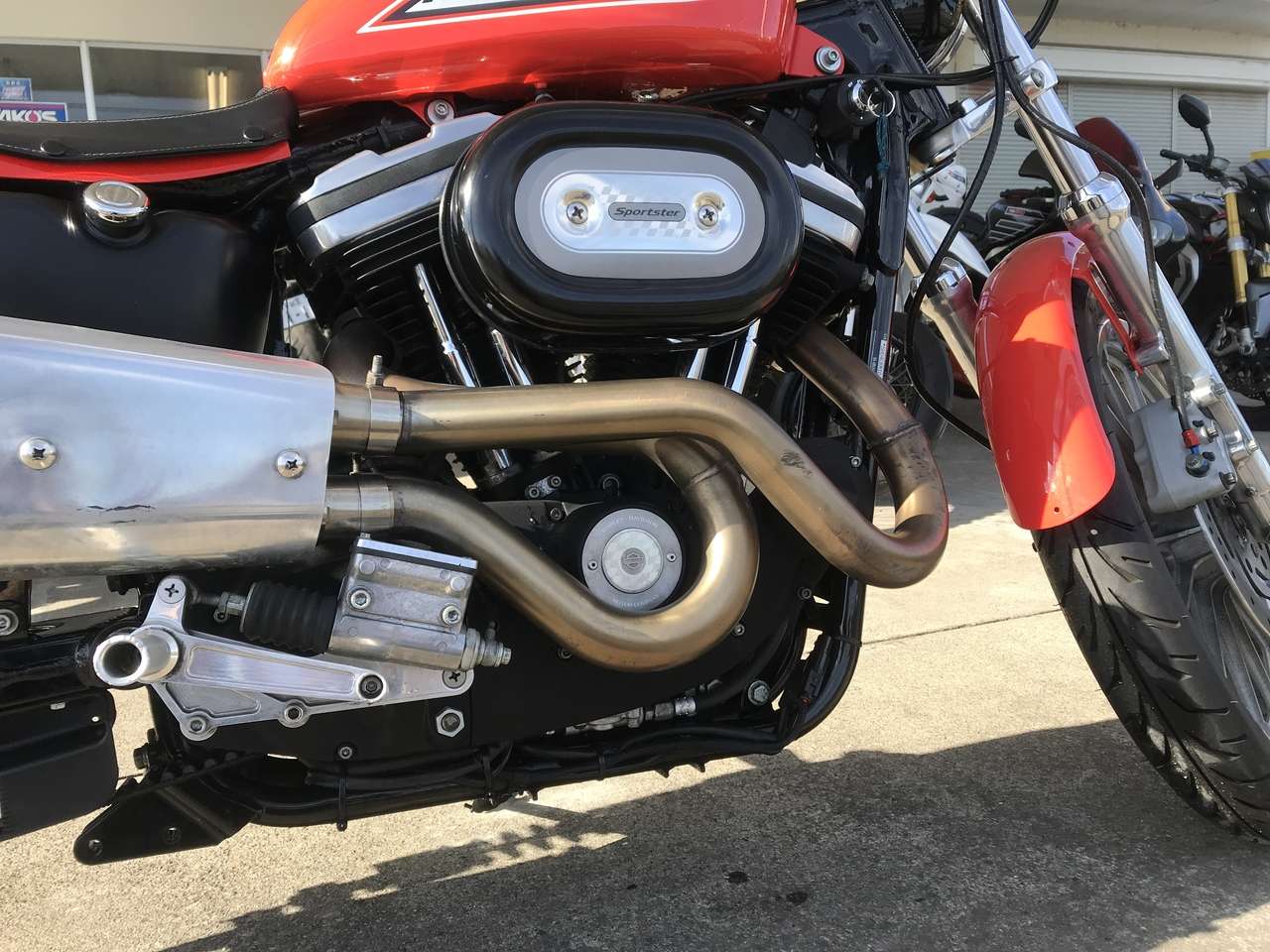 Xl8r ダートトラック仕様カスタム キャブモデル 100周年記念車 ハーレーダビッドソン B0667 中古バイク情報はbbb