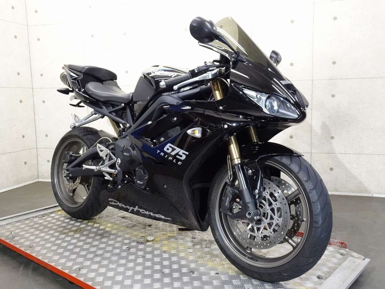 デイトナ６７５ 後期型 ２８５６０ トライアンフ B0650 中古バイク情報はbbb