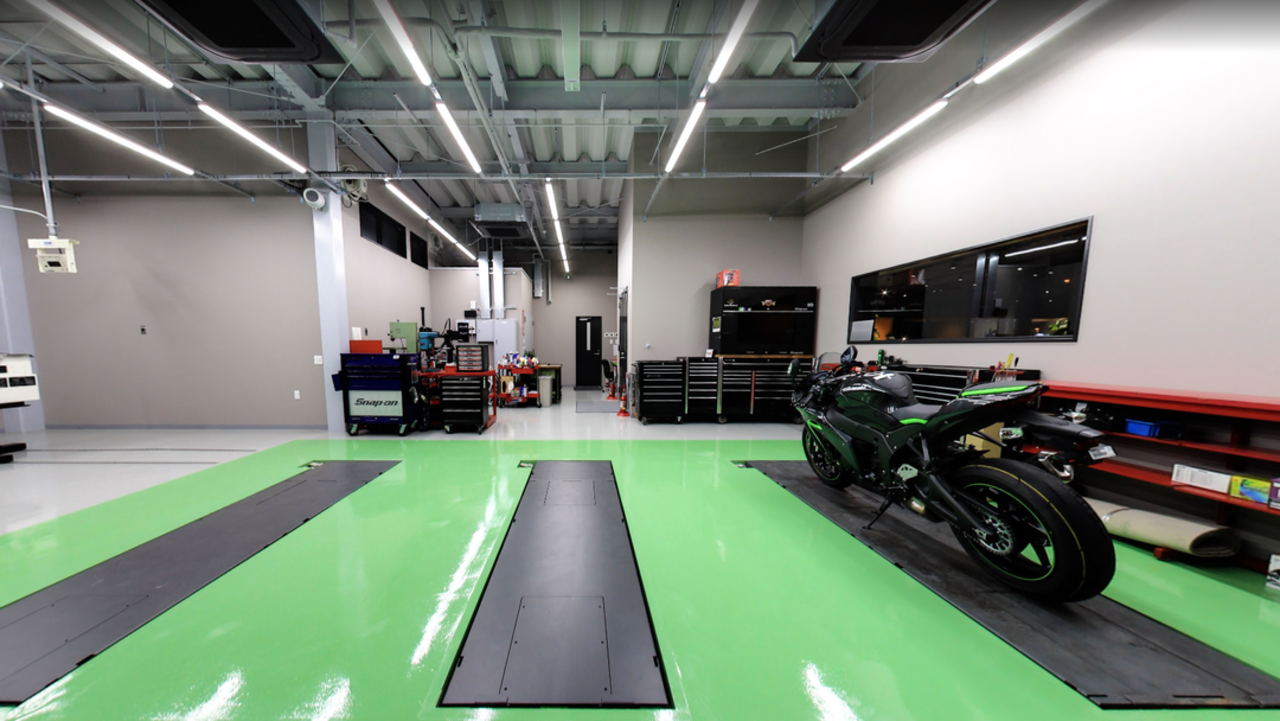 有 モトファクトリーコーポレーション Kawasakiplaza越谷 埼玉県越谷市