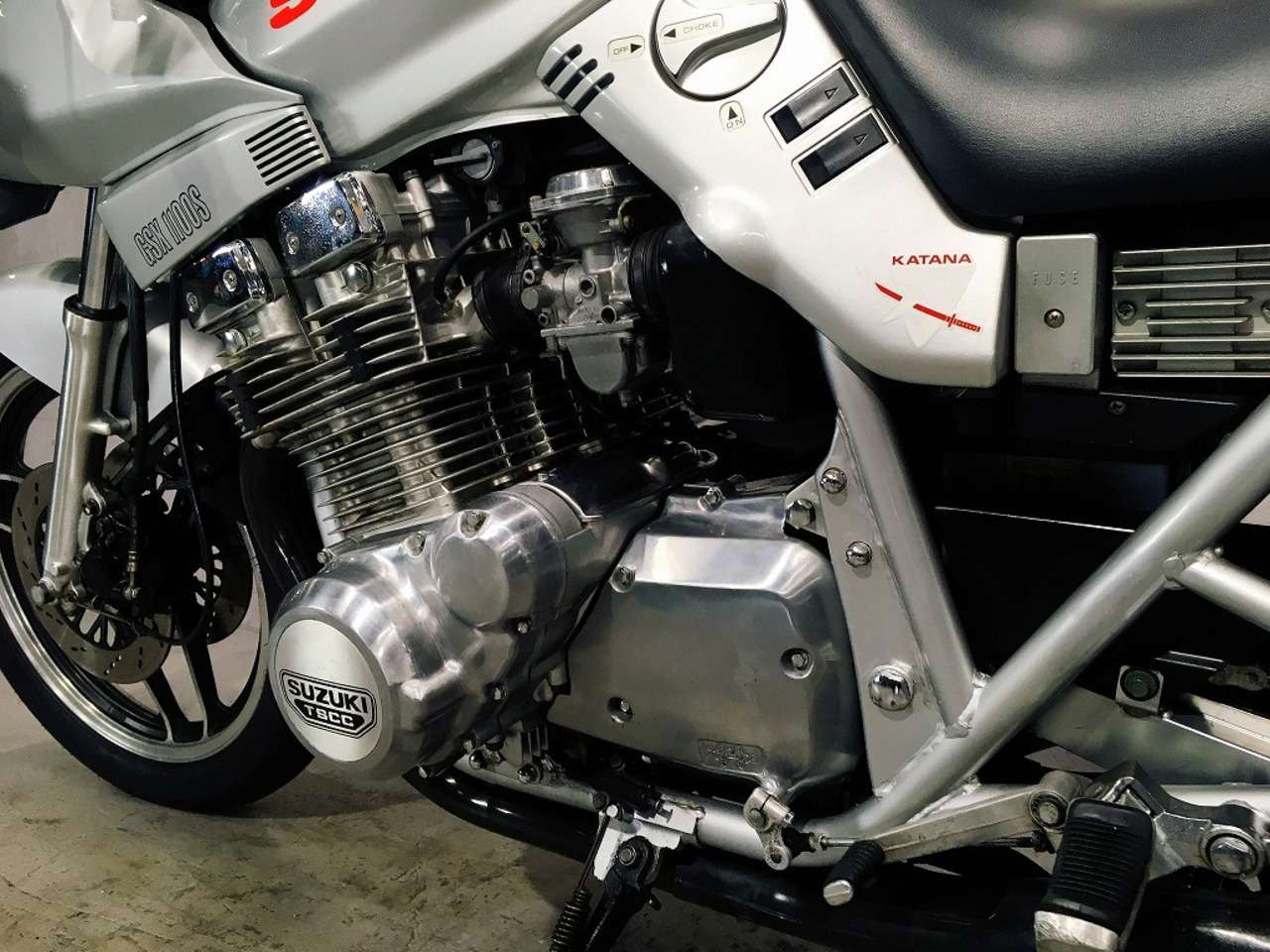 GSX1100Sカタナ スズキ (B088869)|中古バイク情報はBBB GSX1100Sカタナ スズキ (B088869)|中古バイク情報はBBB