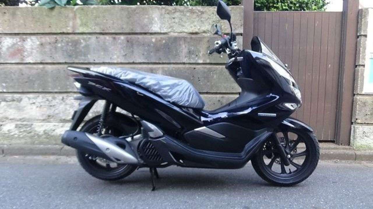 インドネシアhonda Pcx150ハイブリッド リアディスク 自賠責1年 全国登録代行込み 店頭乗り出し価格 ホンダ B 中古バイク情報はbbb
