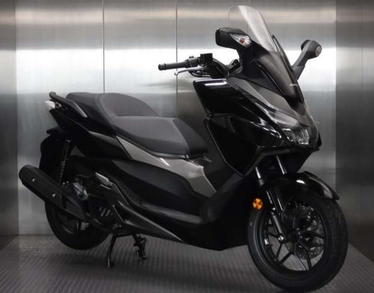 Honda Forza125 Abs 17 自賠責1年込み 店頭乗り出し価格 ホンダ B 中古バイク情報はbbb