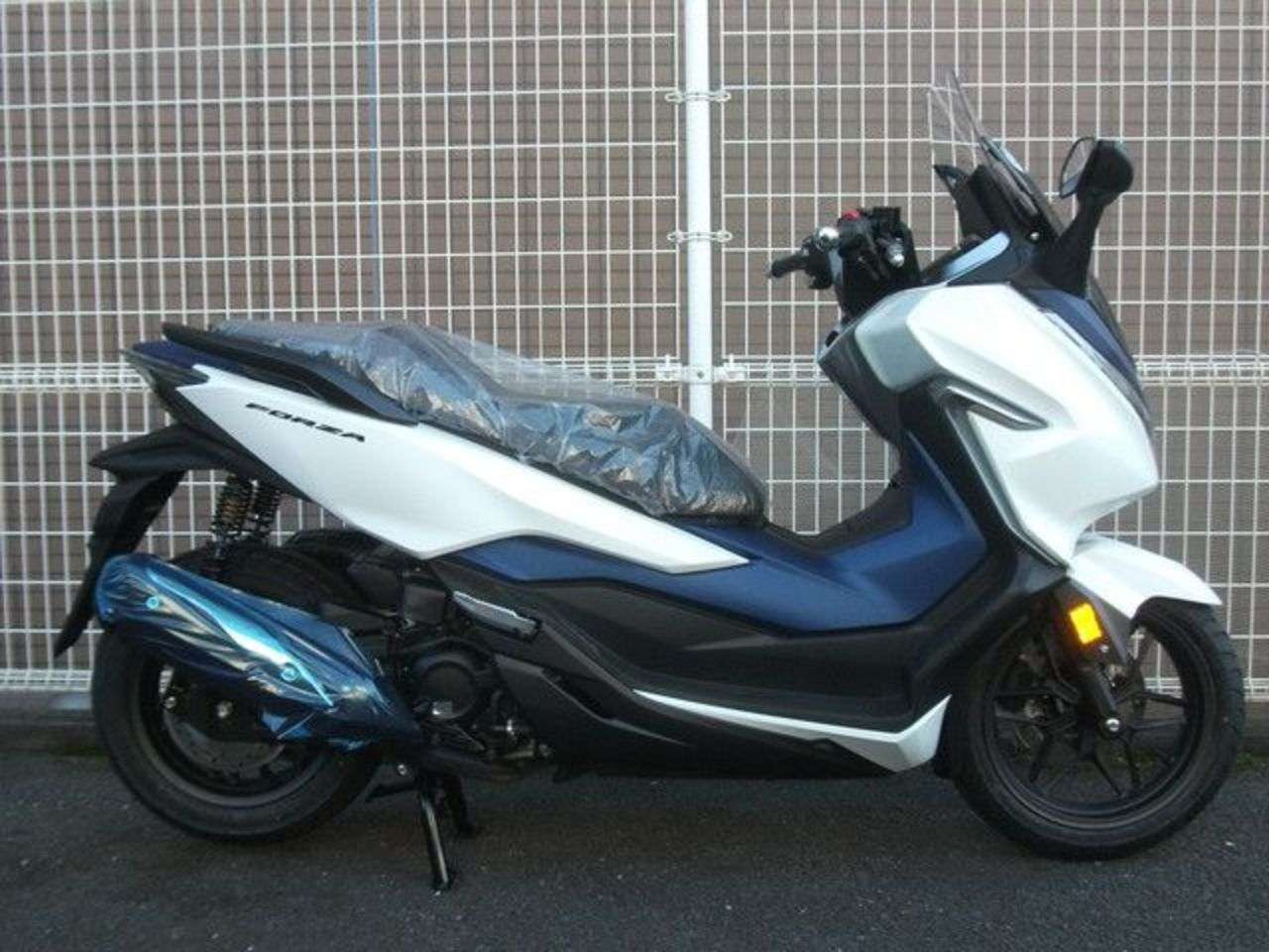 フォルツァ 電動スクリーン装備 各色お取扱い中 らくらく返済５ ９ ローンお取扱い ホンダ B0465 中古バイク情報はbbb