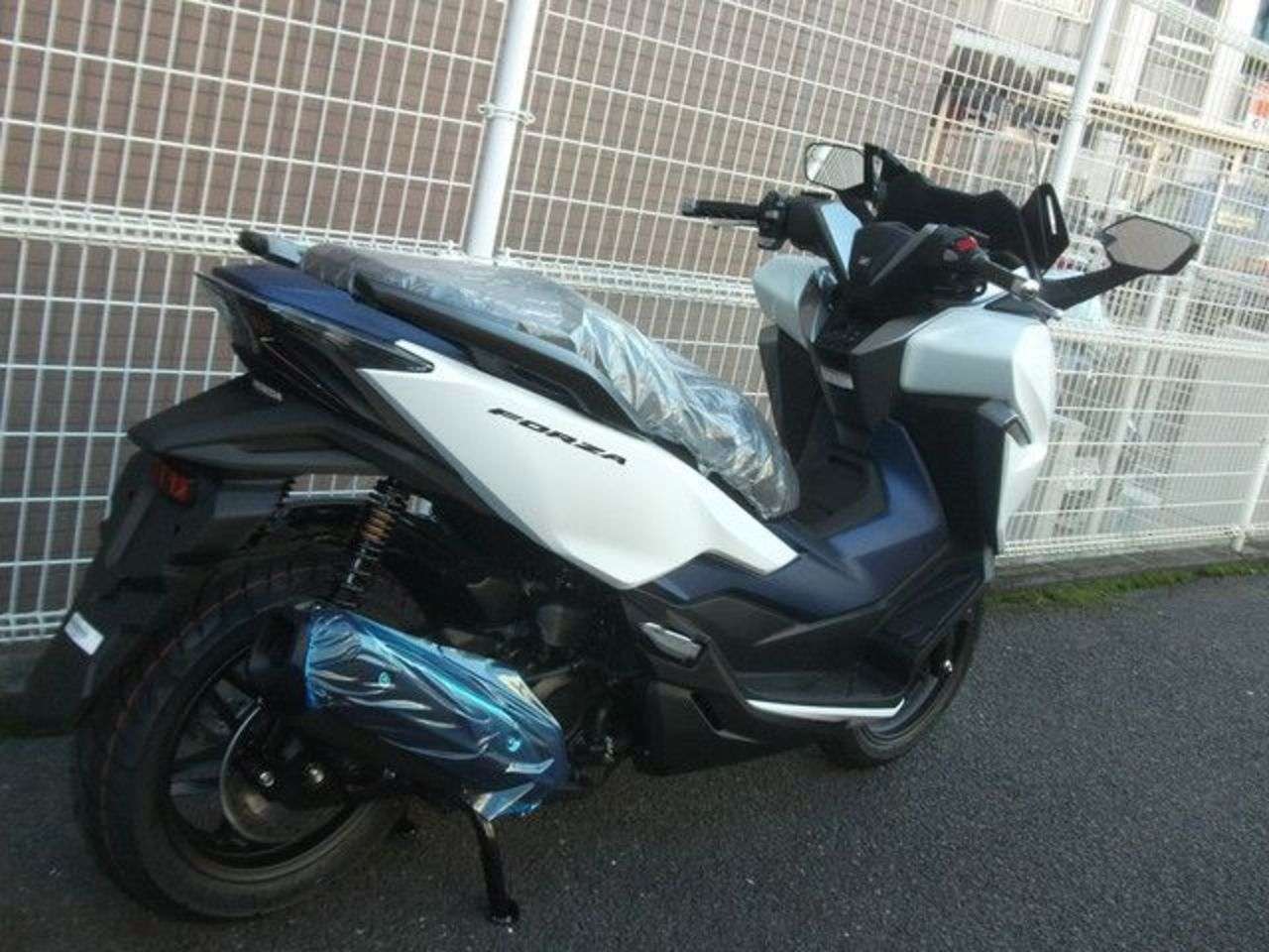 フォルツァ 電動スクリーン装備 各色お取扱い中 らくらく返済５ ９ ローンお取扱い ホンダ B0465 中古バイク情報はbbb