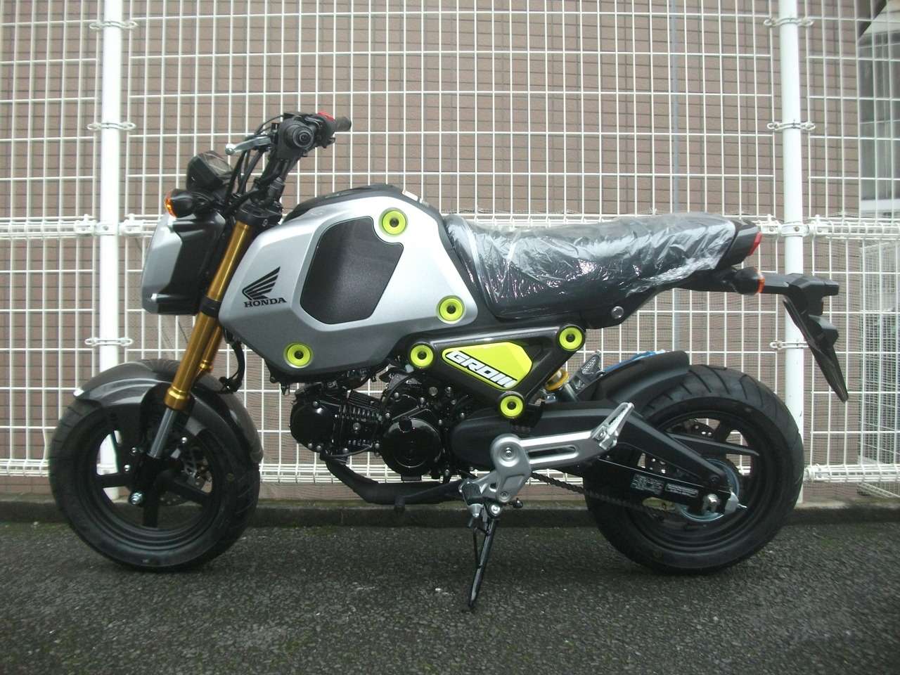 ホンダ グロム 新型 ５速ミッション らくらく返済２ ９ ５ ９ ローンお取り扱い中 ホンダ B 中古バイク情報はbbb