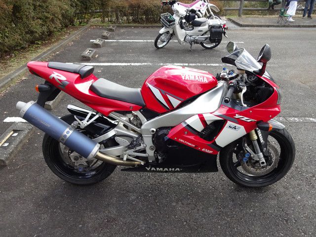 Yzf R1人気の逆輸入フルパワーモデル大型バイク最軽量レベル