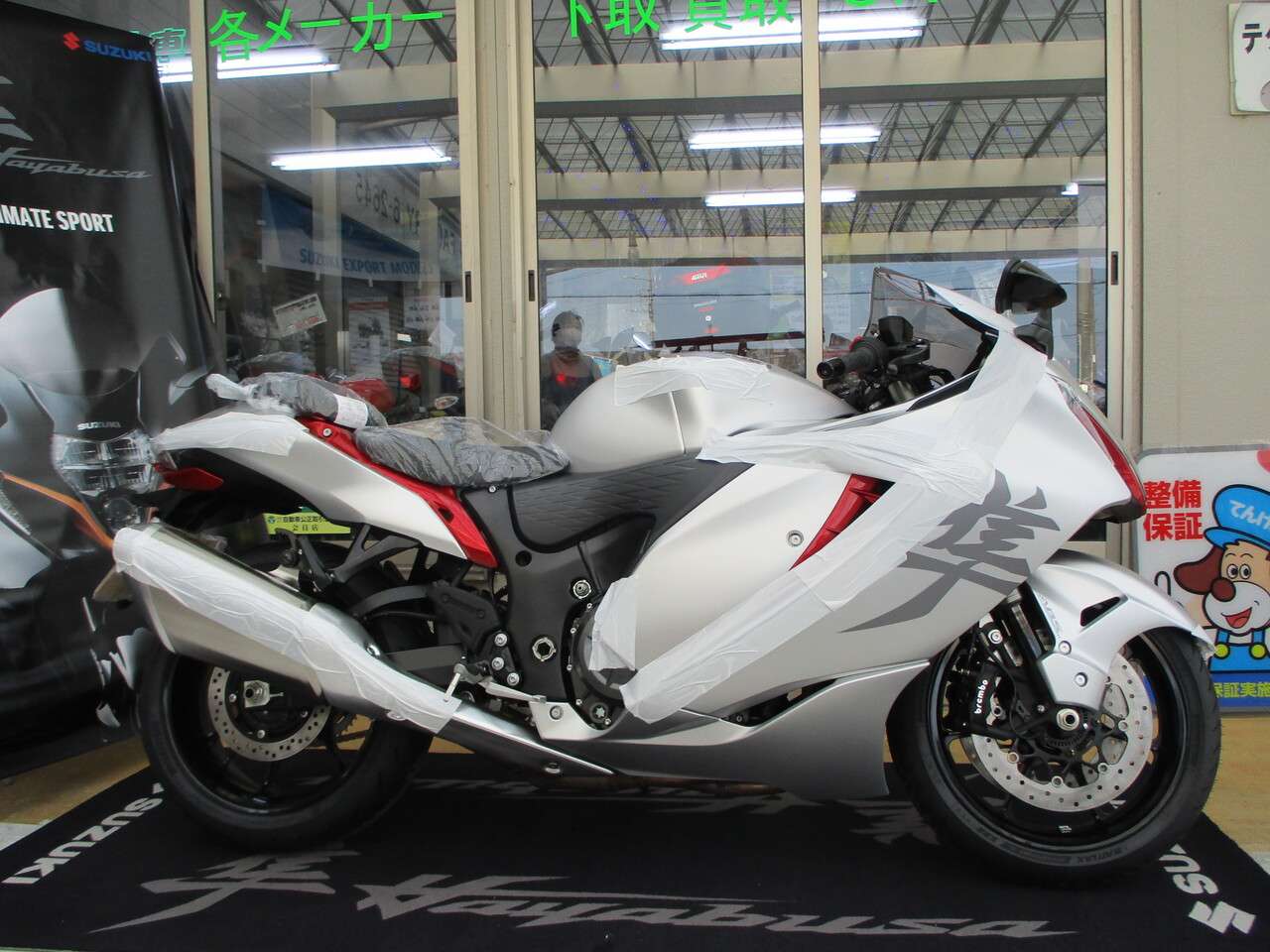 Gsx1300r Hayabusa 22年モデル シルバー１台入荷 ニュー隼 スズキ B 中古バイク情報はbbb