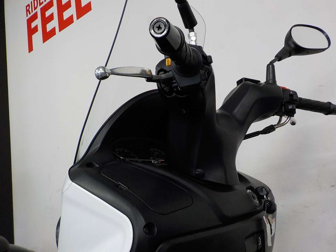 バーグマン２００ ｅｔｃ２ ０装着車 スズキ B0734 中古バイク情報はbbb