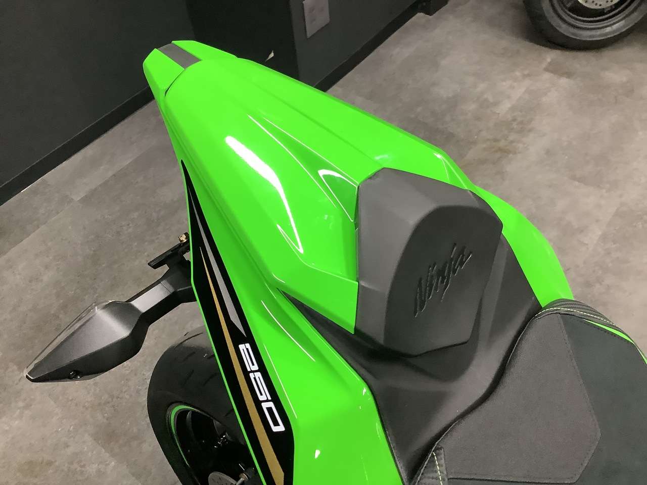 メーカー包装済】 純正 オプション スポーツシート ZX-25R 新品 未使用 