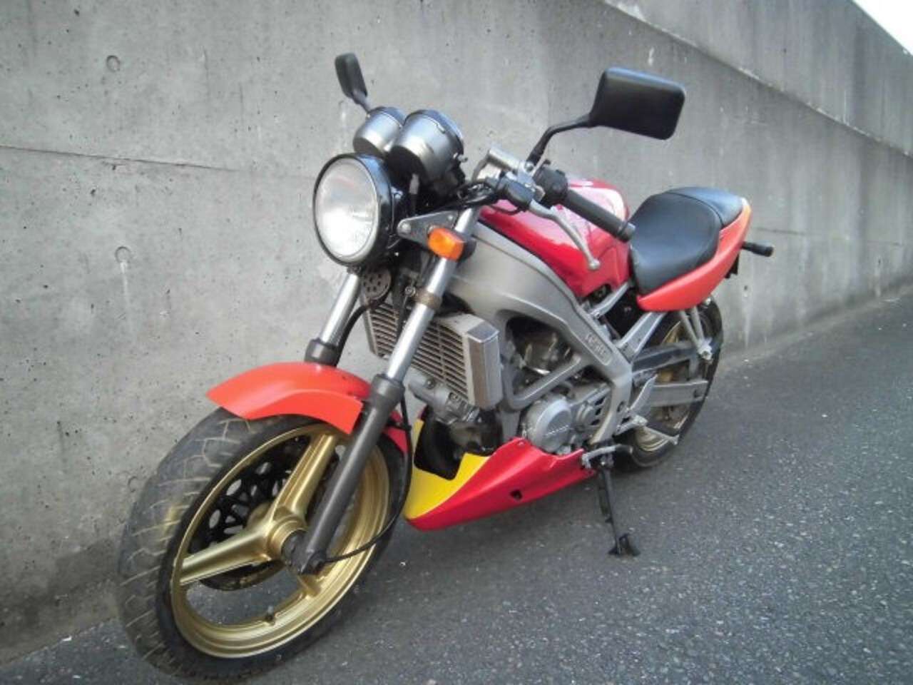 Vt250スパーダ ホンダ B 中古バイク情報はbbb Vt250スパーダ ホンダ B 中古バイク情報はbbb