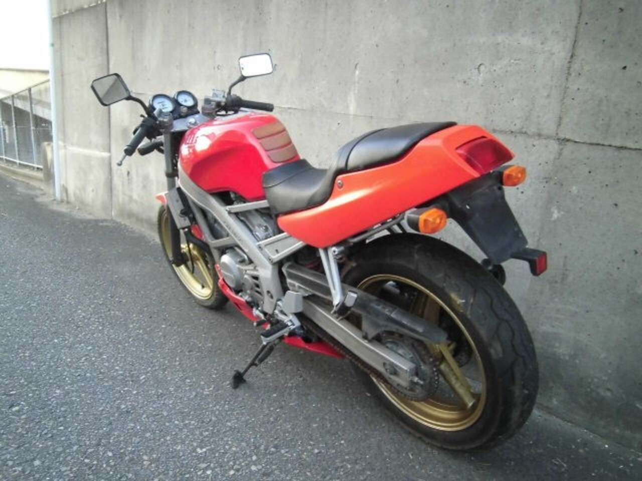 Vt250スパーダ ホンダ B 中古バイク情報はbbb Vt250スパーダ ホンダ B 中古バイク情報はbbb