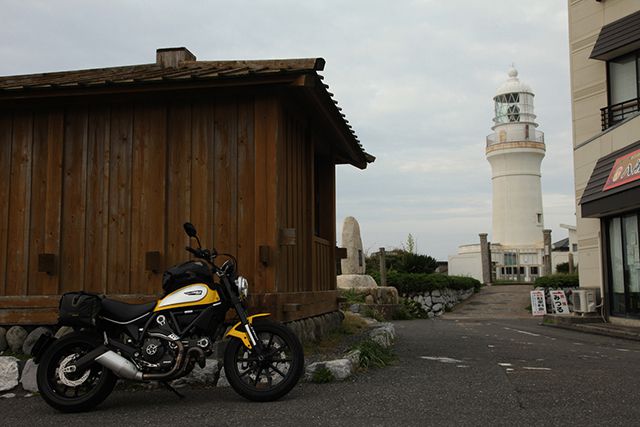 野島崎灯台が見える