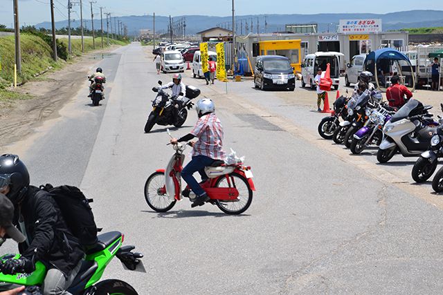 色んなバイクが帰っていきます