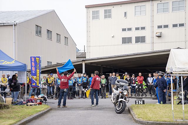 開会式（諸注意やフラッグの説明も行われました）