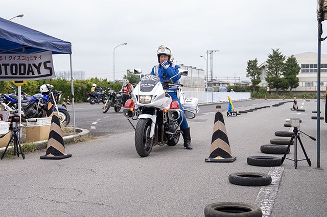 白バイ隊ワンポイントレッスン03ブレーキングや空走距離についてレクチャー