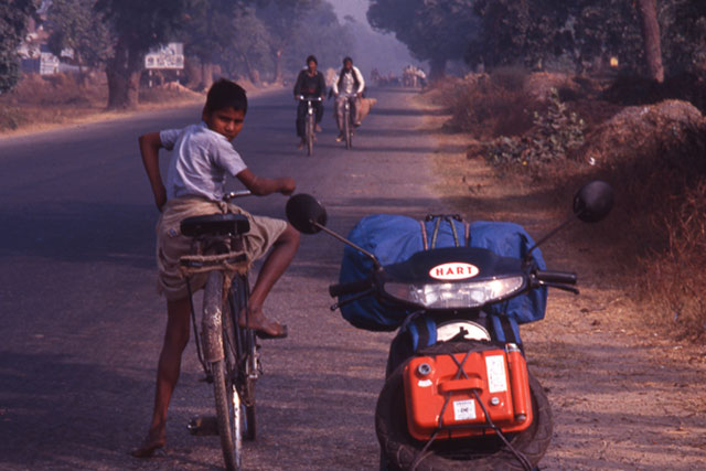 ９０年代、インドではバイクがまだ少なかった
