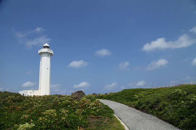 東平安名岬灯台