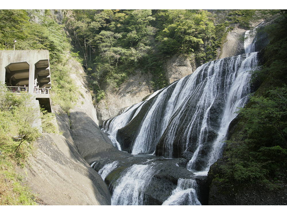 日本三大名瀑のひとつ袋田の滝