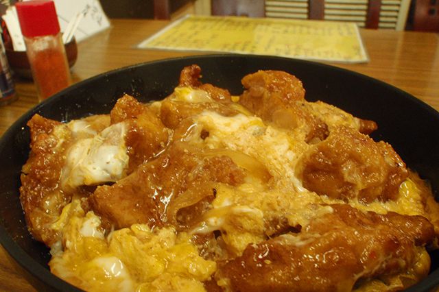 まんぷく食堂の「からあげ丼」