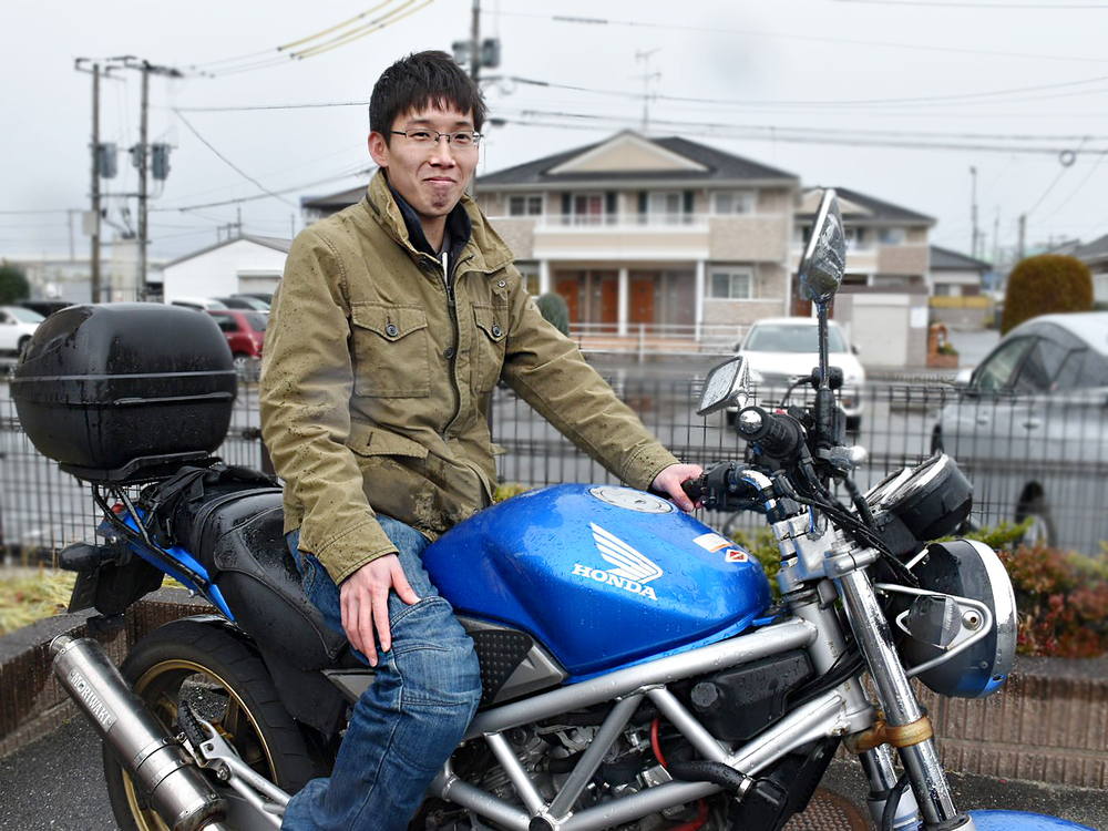 VTR250に乗車している迫田皓平さん