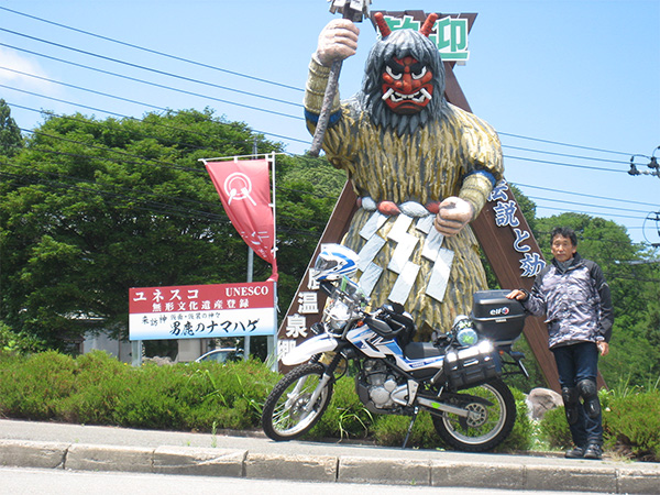 秋田県男鹿半島　なまはげ像