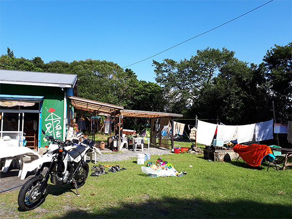 鹿児島県の「とまり木ライダーハウス」