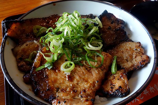 秩父 「野さか」の豚みそ丼