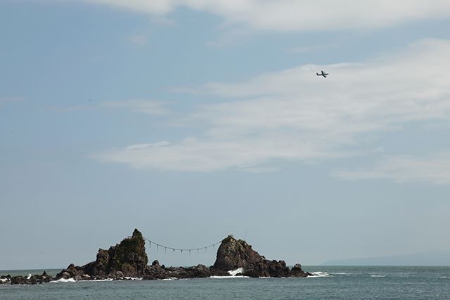 半島の先端にある三ツ石