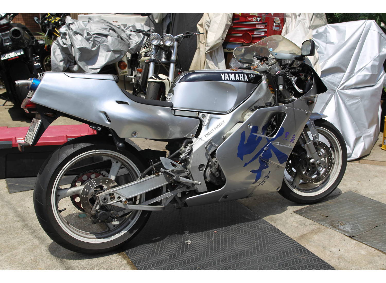 TZR250