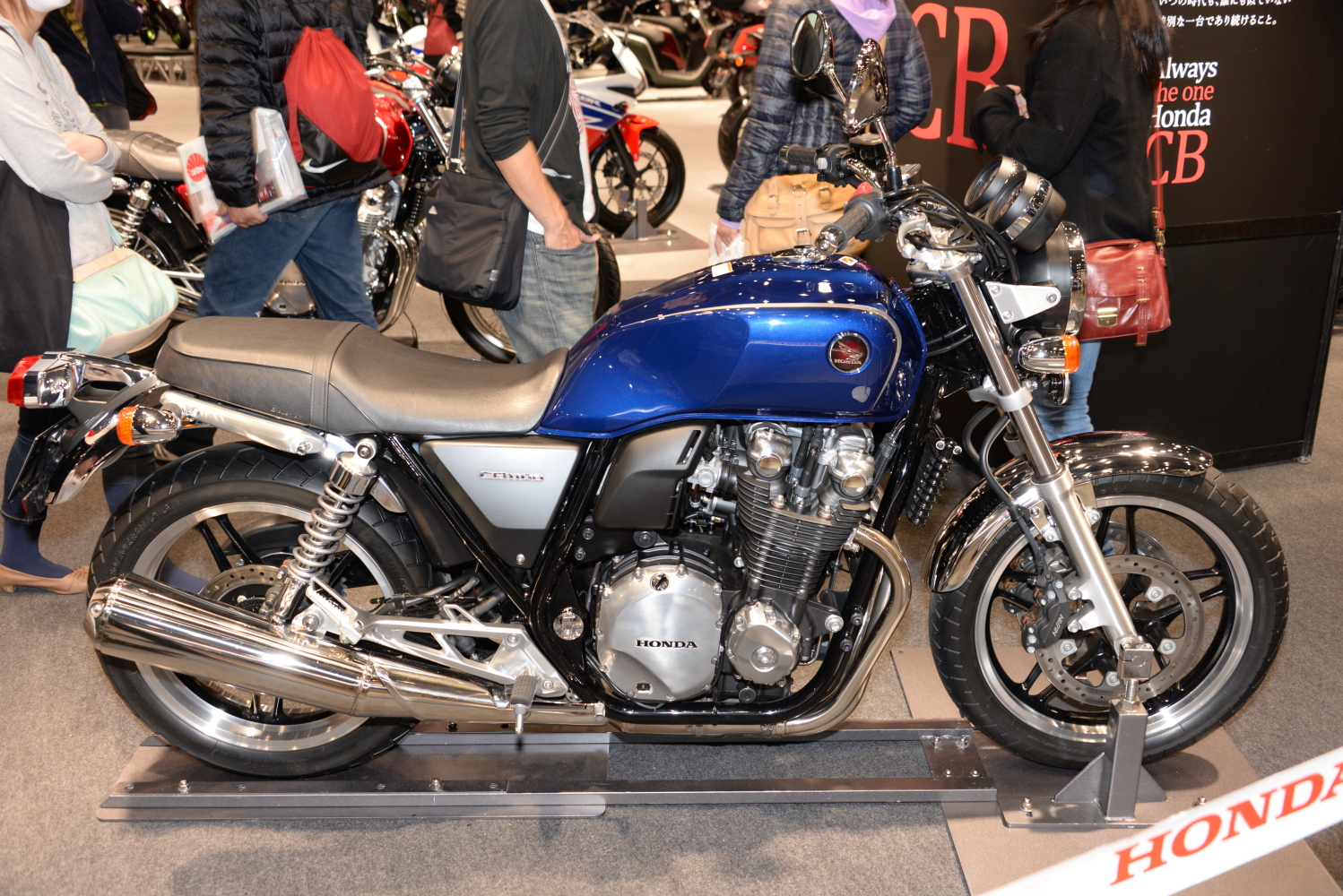 CB1100_01