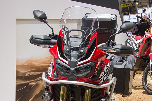 CRF1000L AfricaTwin_02