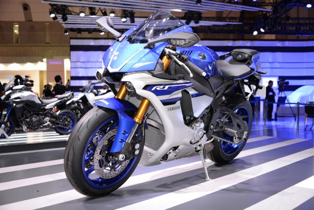 YZF-R1_03