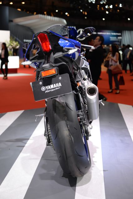 YZF-R1_11