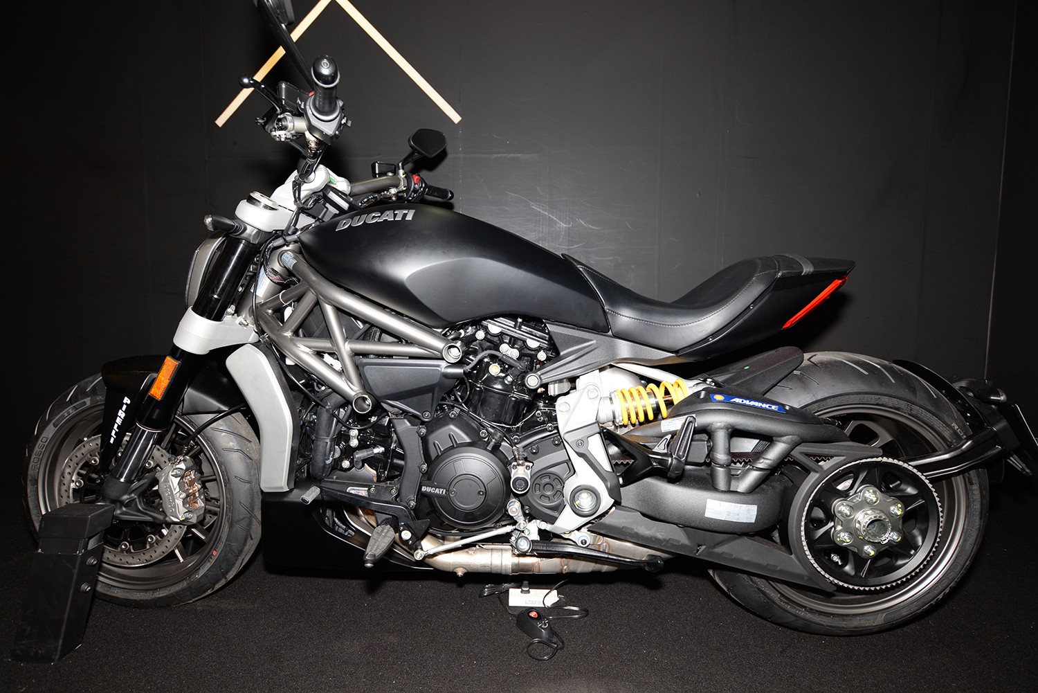 XDIAVEL_01