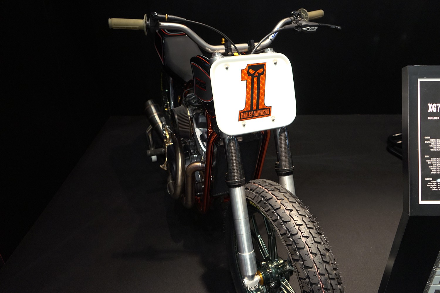 XG750_FLAT_TRACKER_01