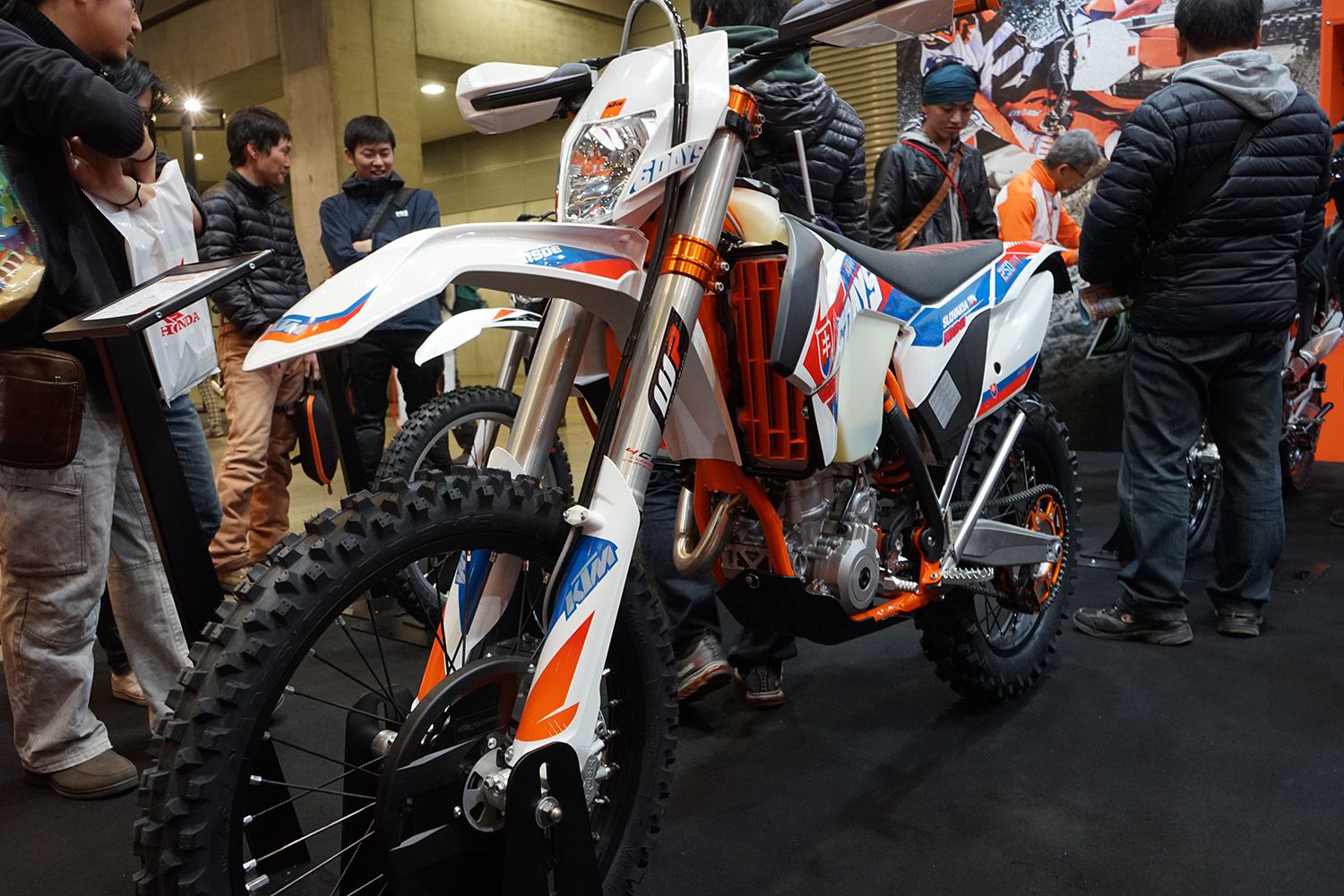 250 EXC-F SIXDAYS_01